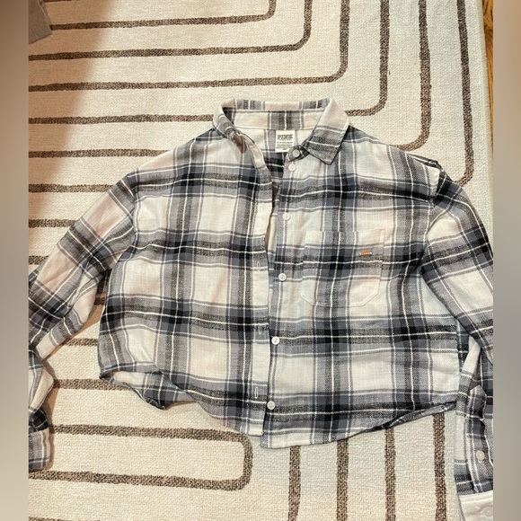 PINK soft cropped button down flannel - Picture 1 of 3